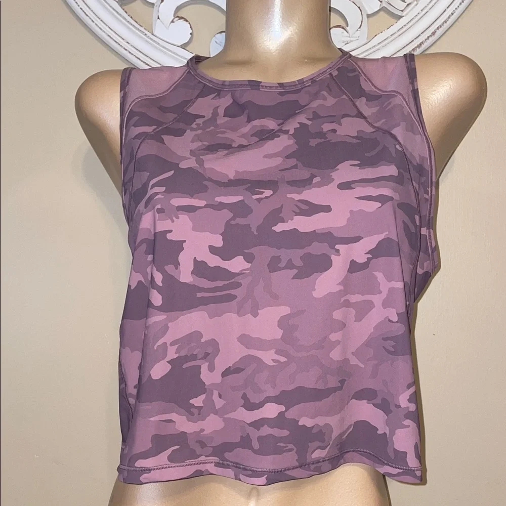 Lululemon women’s 12 XL tank top crop sheer mesh camo purple sculpt athletic
